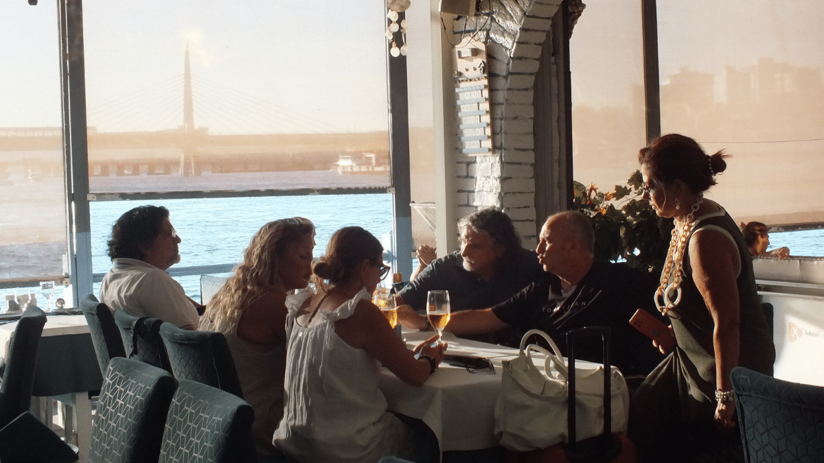 Galata Köprüsü Manzaralı Cafeler